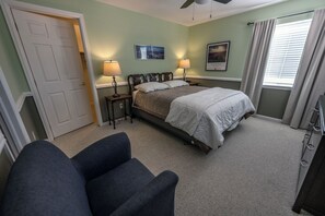 2 chambres, fer et planche à repasser, Wi-Fi gratuit, draps fournis