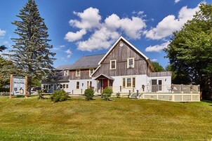 Fachada de la propiedad