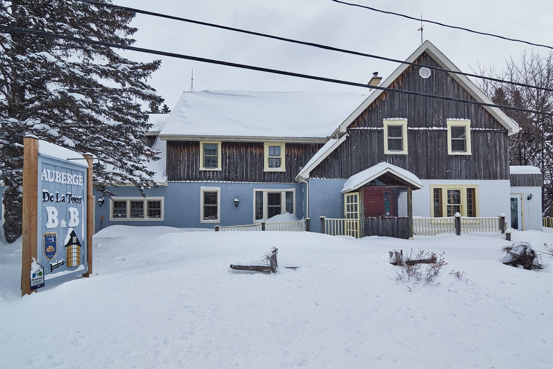 Fachada de la propiedad