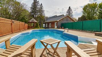 Seasonal outdoor pool