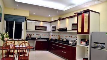 Fridge, microwave, coffee/tea maker, toaster