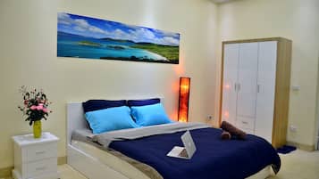 1 bedroom, iron/ironing board, internet, bed sheets