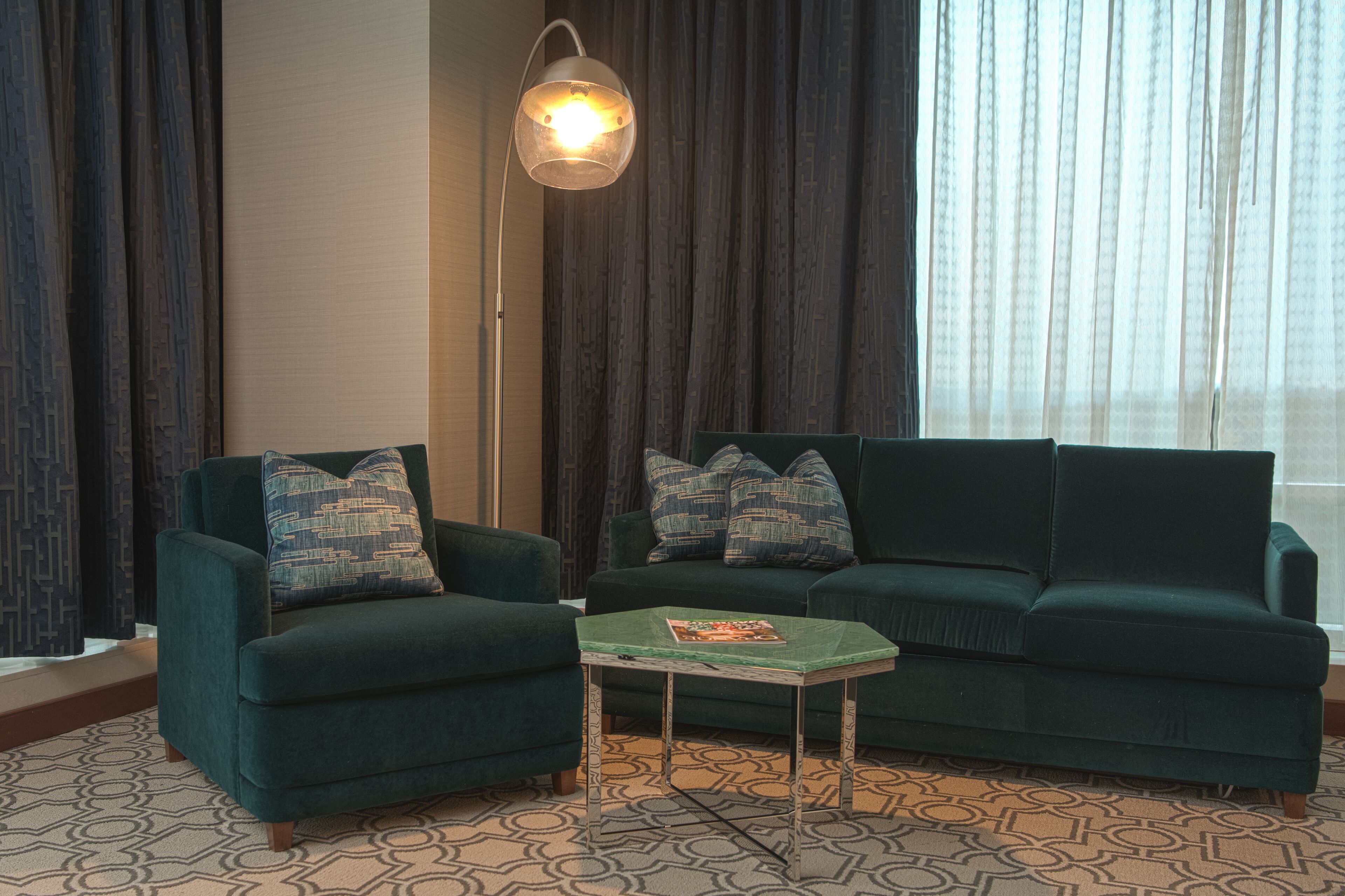 flat-screen tv, pay films