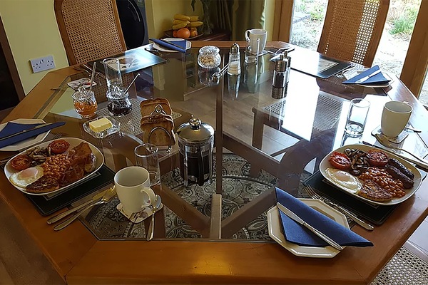 Free daily cooked-to-order breakfast
