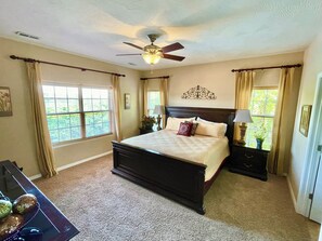 3 bedrooms, free WiFi, bed sheets