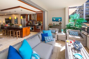 Smart-TV, DVD-spiller, bøker og musikkbibliotek