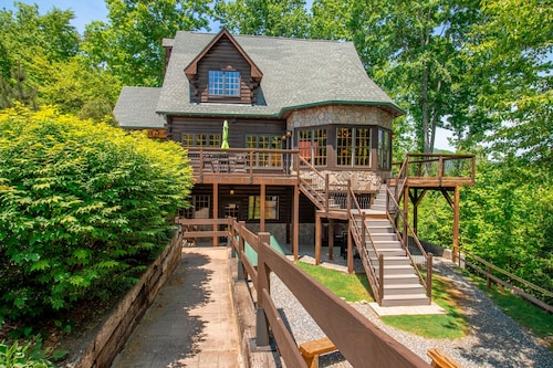 Luxury Cabin, Casino, Ski, Snow Tube, Golf, Hike, Fish, Hot Tub, Fire Pit, Train