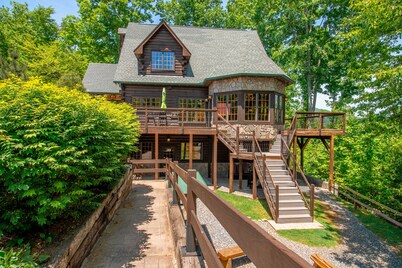 Luxury Cabin, Casino, Ski, Snow Tube, Golf, Hike, Fish, Hot Tub, Fire Pit, Train