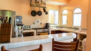 Traditional Villa, 2 Bedrooms | Private kitchen | Full-size fridge, microwave, oven, stovetop