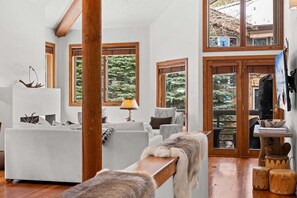 Smart TV, fireplace, stereo - RMR: Tram Tower 4 Condo in Teton Village (Teton Village)