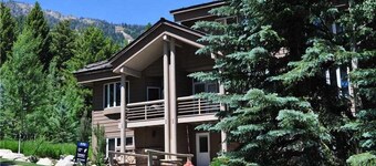 RMR: Tram Tower 4 Condo in Teton Village