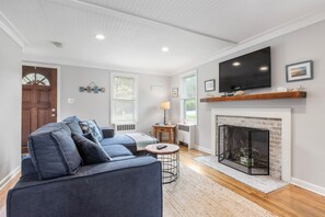 TV connectée, cheminée, jeux vidéo