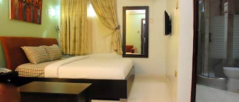 Classic Double Room, 1 King Bed, Refrigerator, Executive Level