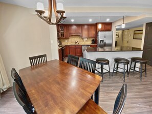 Seating for 6 at dining table and 3 at the counter top