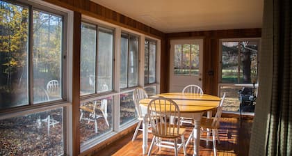 27 Riverfront Acres of Serene Mountain Views - Protection totale de la vie privée et isolement