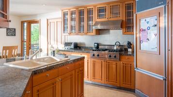 冰箱、烤箱、茶具/咖啡用具、烤面包机