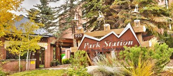 Prime LOC-Town SKI Lift-Main Str- Hot Tub-WIFI- 950 Park Avenue