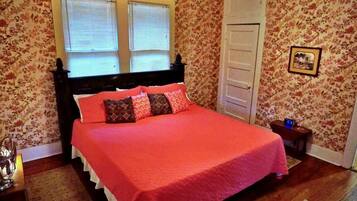 1 kamar tidur, seprai premium, meja kerja, dan setrika/meja setrika