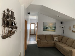 Smart-TV, DVD-Player, Bücher