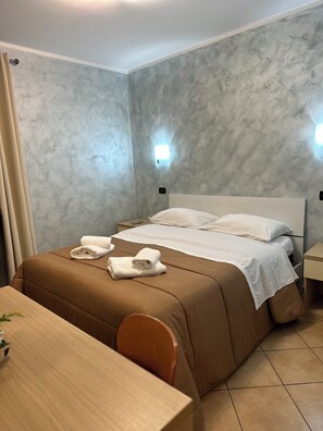 Double Room, Private Bathroom | Desk - Scilla e Cariddi (Scilla)