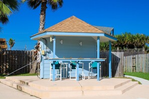 Property grounds - Studio Condo, Near Beach, Shared Pool and Hot Tub (Port Aransas)