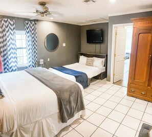 2 bedrooms, iron/ironing board, WiFi, bed sheets