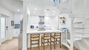 Kühlschrank, Ofen, Herdplatte, Geschirrspüler