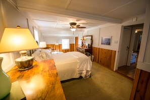 3 camere, una scrivania, ferro/asse da stiro, Wi-Fi gratuito