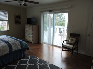 2 chambres, bureau, fer et planche à repasser, accès au Wi-Fi (inclus)
