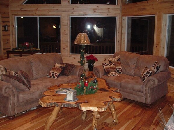 Living area - Duck Creek Luxurious Cabin (Duck Creek Village)