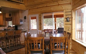 Room | Makan dalam bilik