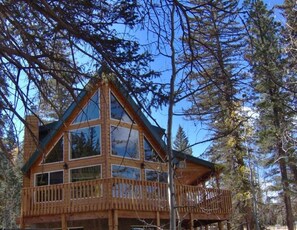 Front of property - Duck Creek Luxurious Cabin (Duck Creek Village)