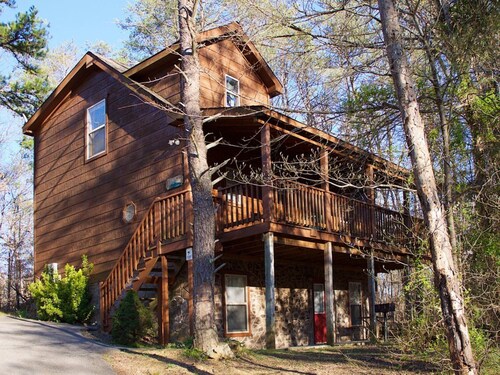 Gatlinburg/Pigeon Forge area - Beautiful Secluded Luxury Cabin Hidden Paradise