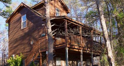 Gatlinburg/Pigeon Forge area - Beautiful Secluded Luxury Cabin Hidden Paradise