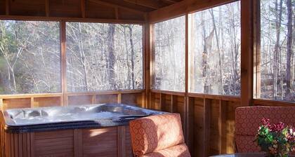 Gatlinburg/Pigeon Forge area - Beautiful Secluded Luxury Cabin Hidden Paradise