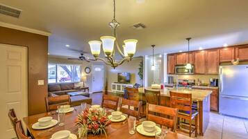 Room | In-room dining