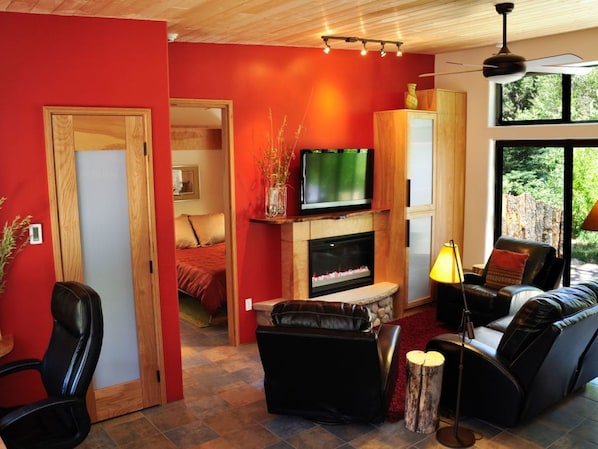 Room | Living area | TV