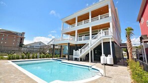 Outdoor pool - The Haven (North Myrtle Beach)