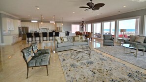 Room | Living area | TV, DVD player - The Haven (North Myrtle Beach)