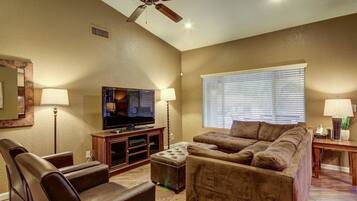 Room | Living room | TV, DVD player