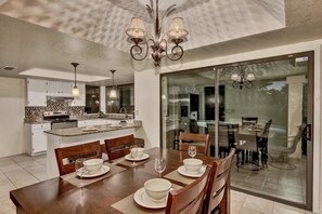 Rom | Spiseområde på rommet