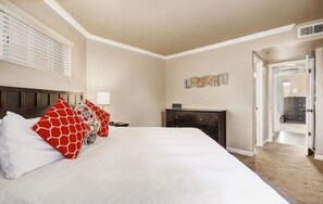 4 bedrooms, free WiFi - SLS Casa Requena with FREE Heated Pool & Spa. (Scottsdale)