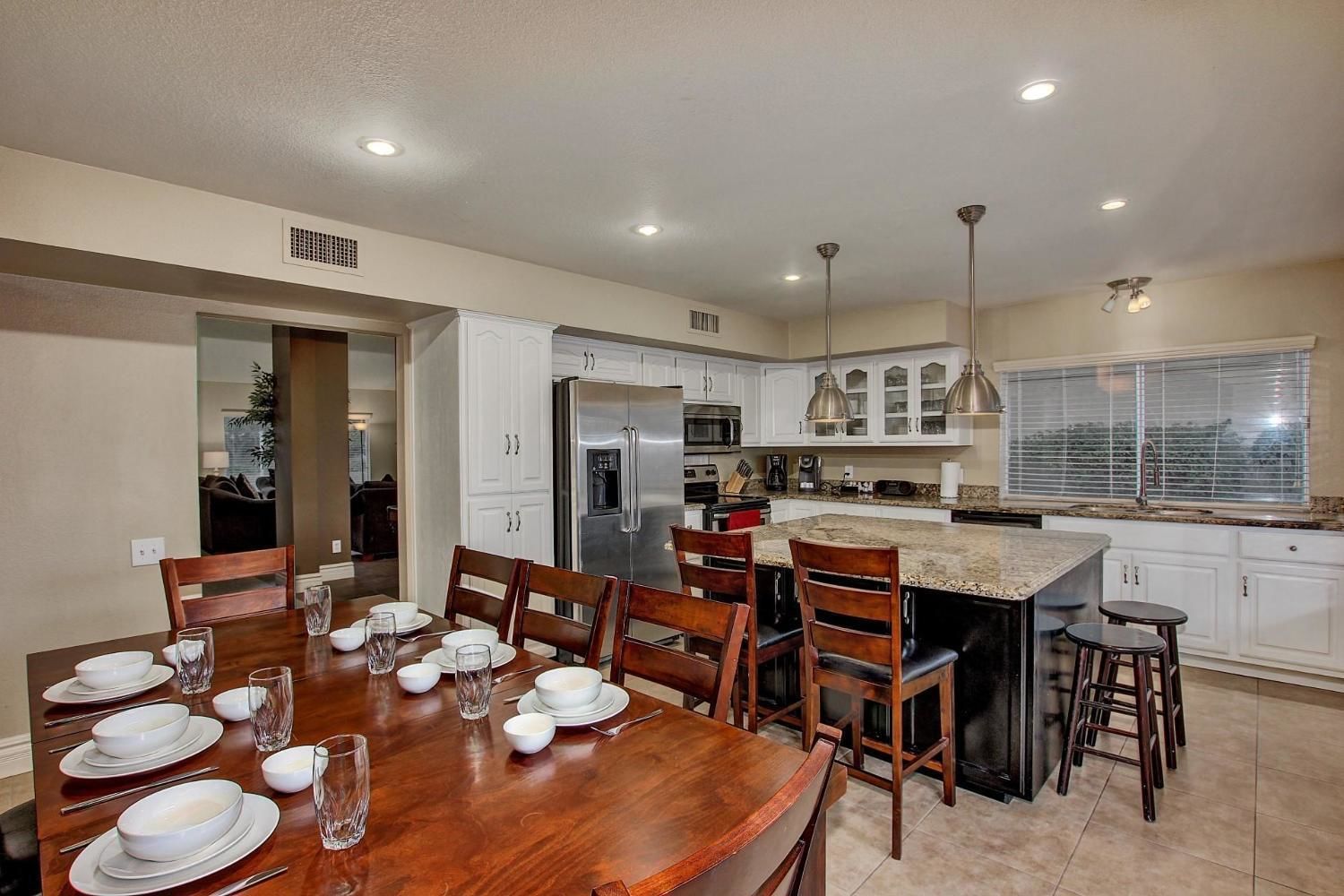 Room | In-room dining