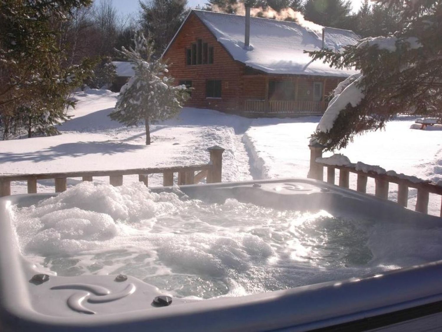 Outdoor spa tub