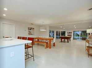 Room | 4 bedrooms, free WiFi - Longboat Key Coastal Contemporary (Longboat Key)