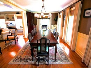 Room | In-room dining