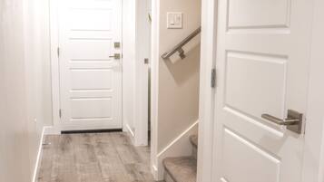 Room | Living area | TV, DVD player