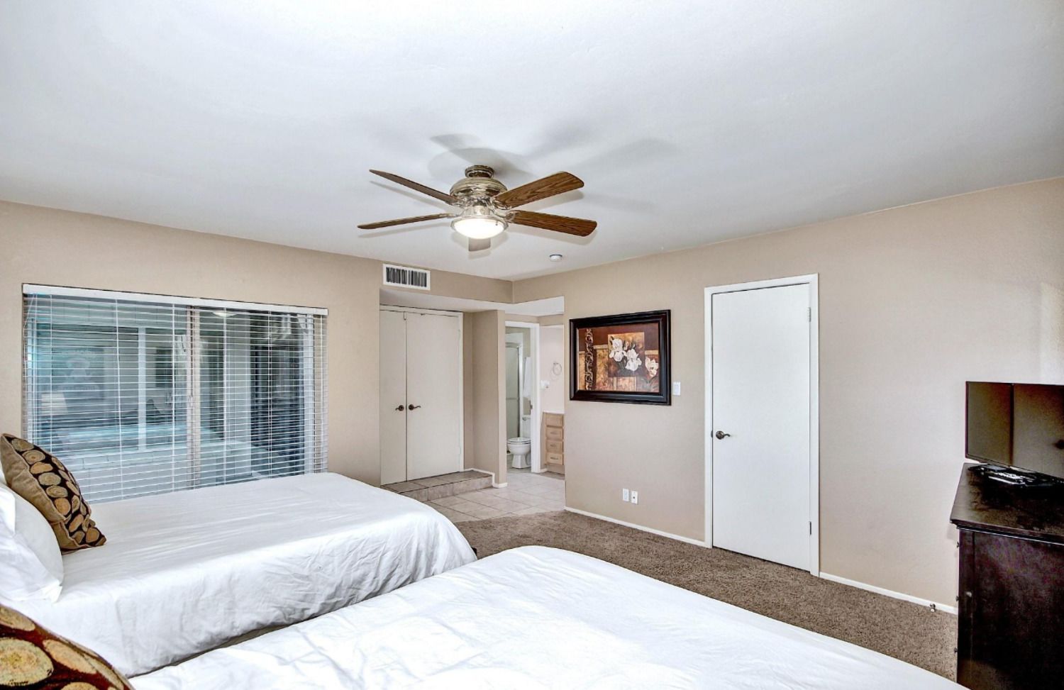 Room | 5 bedrooms, free WiFi