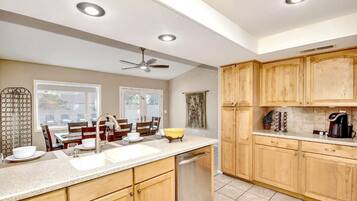 客房 | 私人廚房 | 電冰箱、烤箱、爐台