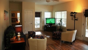Room | Living room | TV, DVD player